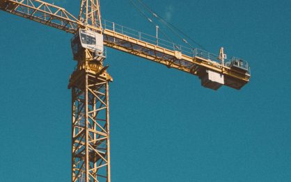 tower crane for construction - tower crante rental dubai by ezra transport