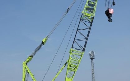 crawler crane rental dubai-ezra's crawler crane fleet for rental in dubai