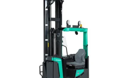 Reach truck rental Dubai for narrow-aisle warehouse operations