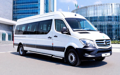 Ezra Transport delivery service in Dubai with modern fleet of vans