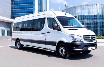 Ezra Transport delivery service in Dubai with modern fleet of vans